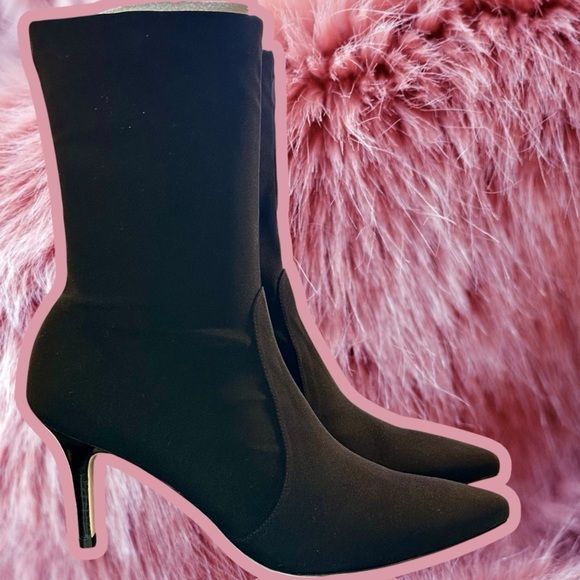 NWT Stuart Weitzman Black Micro Axiom Stretch Knit Ankle
Booties Size 11.5 - Picture 12 of 16
